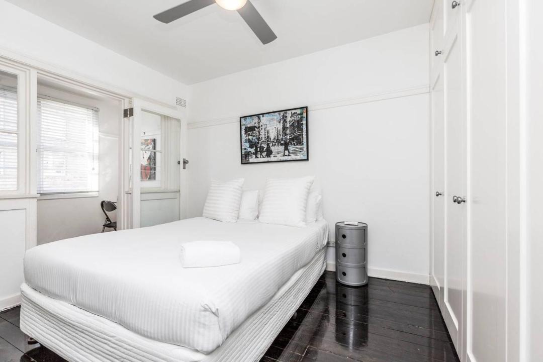 Photo of Bedroom in Elizabeth Bay