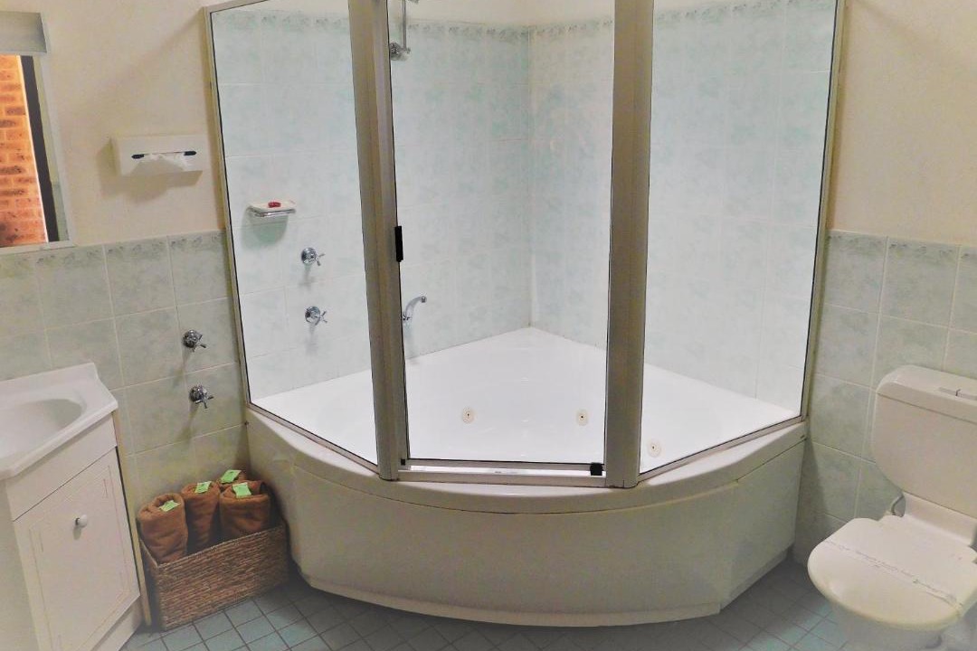 Photo of Bathroom in Oberon