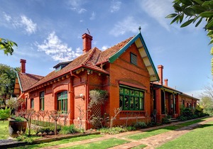Buxton Manor