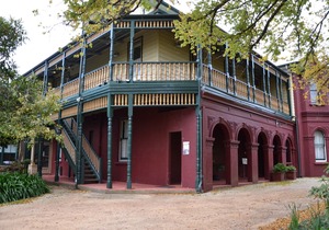 Leura House