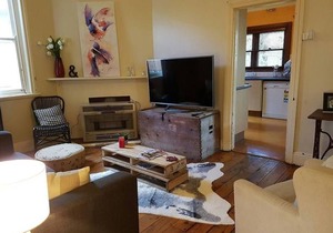 Cute Cottage On Byng - Walk To Town And Pet Friendly