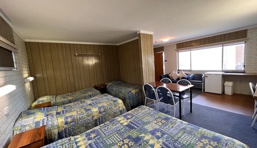 Deluxe Family Room Sleeps 7 Max
