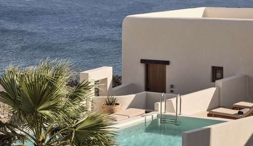 OMEON Signature Suite Sea View with Private Pool