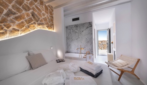 Executive Suite with Hot Tub Sea View