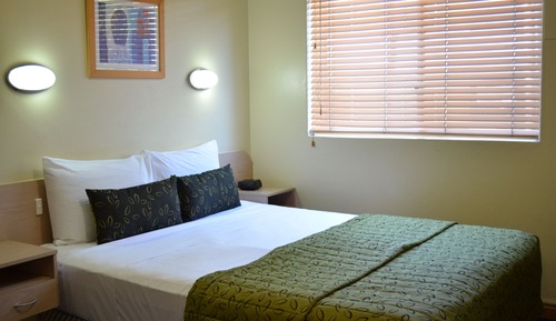 Standard Queen Room - Stair Access Only