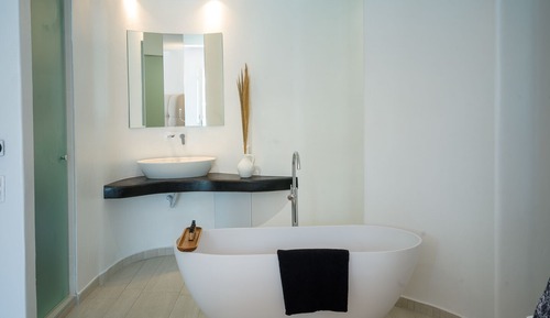 Elegant Sea View Suite with sharing pool