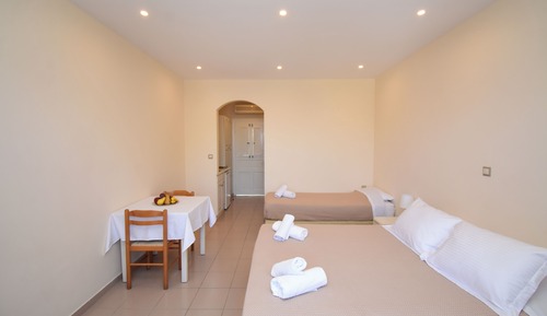 Triple Room, Multiple Beds