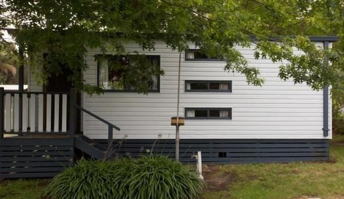 Lake Breeze Cabin