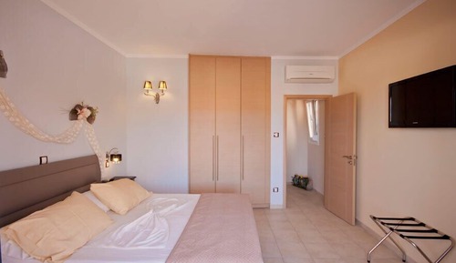 Maisonette with Jetted Tub