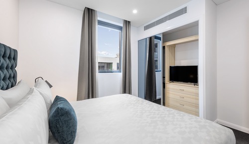 1 Bedroom King Suite