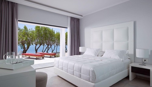 Bungalow, Beachfront