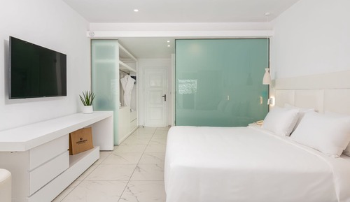 Suite, Garden View