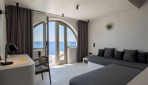 Front Sea View Suite (Outdoor Mini Plunge Pool)