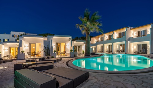 Deluxe Suite, Pool View
