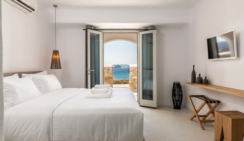 Standard Double Room, Partial Sea View