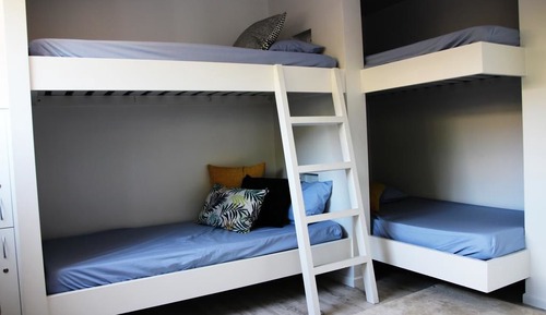 1 Bed in 10 Bed Mixed Dorm
