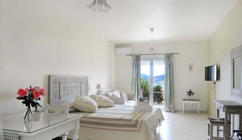 Studio, Sea View