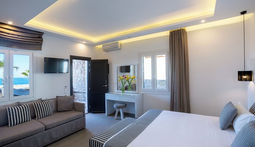 Junior Suite with Private Pool Sea View and Big Private Terrace