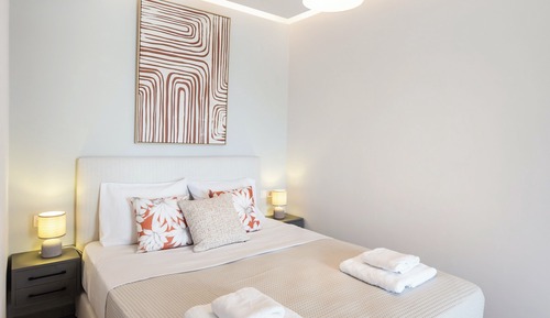 Luxury Apartment, Sea View, Poolside