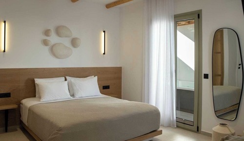 Kalea Signature Suite with Jacuzzi
