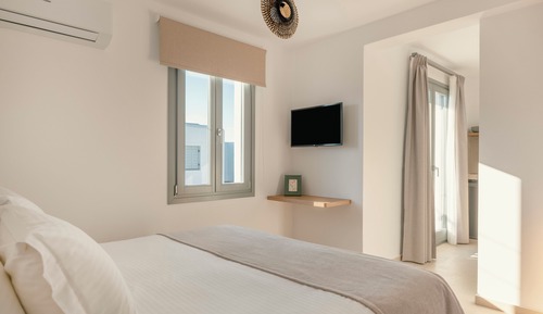 Studio Side Sea View