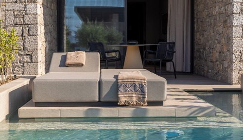 Premium Suite Swim-up