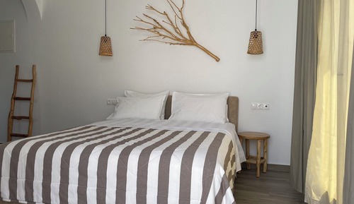 Classic Double Room, Partial Sea View