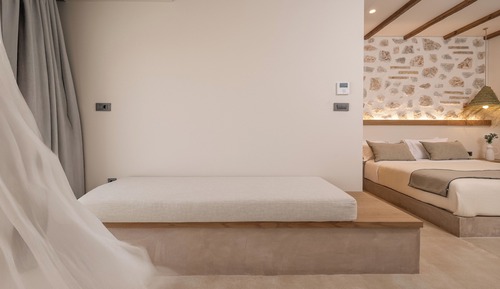 Deluxe Double Room with Side Sea View and shared terrace