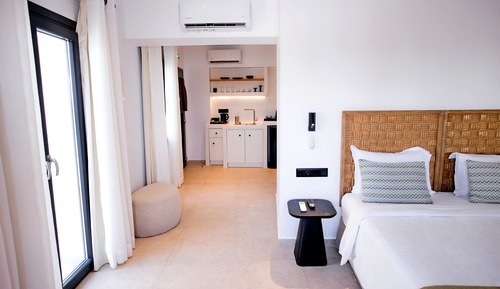 Suite, Sea Facing