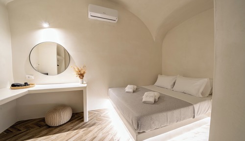 Queen Suite with spa bath