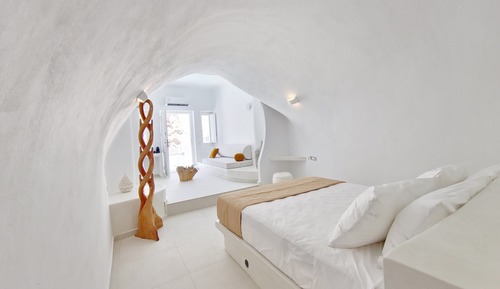 Deluxe Suite With Private Jacuzzi