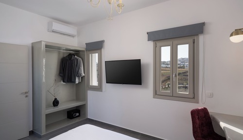 Signature Suite with Balcony & Hot Tub