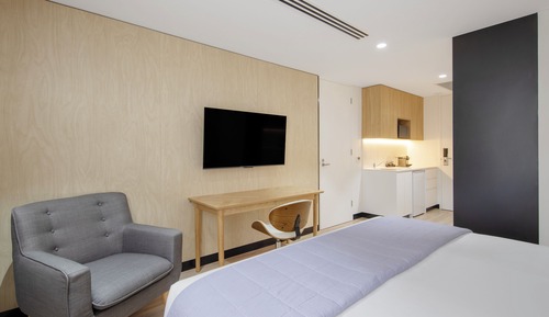 Deluxe King Room