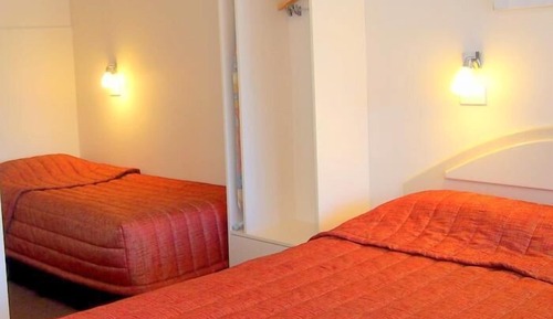 Standard Suite, 1 Bedroom, Non Smoking (Standard Twin/Triple)