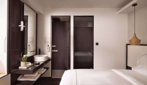 Suite, Multiple Beds, Balcony, Sea View (Pool)
