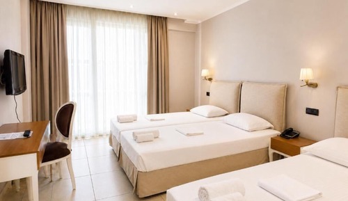 Economy Triple Room