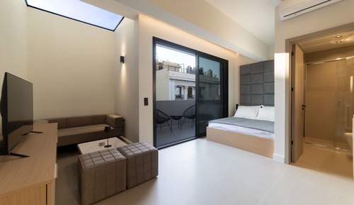 Deluxe Studio, 1 King Bed, Terrace