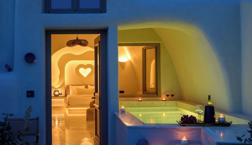 Deluxe Suite with Heated Plunge Pool and Sea View