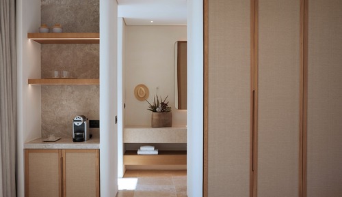 The Coast Grand Suite with Pool and Sea View