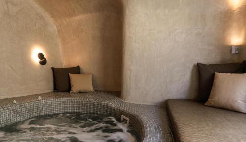 Junior Suite with Indoor Jetted Tub