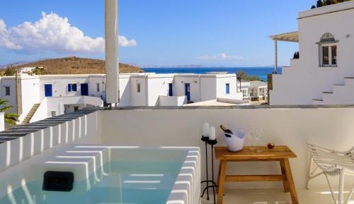 Deluxe Suite with Spa Bath