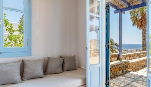 Superior One-Bedroom Apartment with Balcony