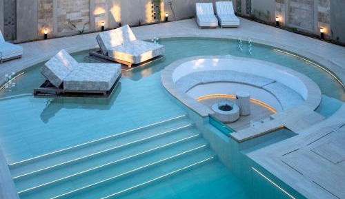 Four Bedroom Grand Royal Villa with Private Heated Pool