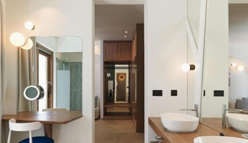 Junior Suite with Private Pool and Jetted Tub