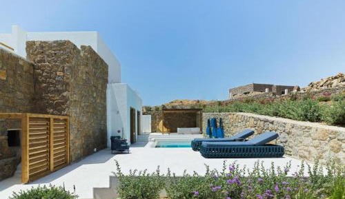 Paradise Villa with Private Pool and Outdoor Jetted Tub