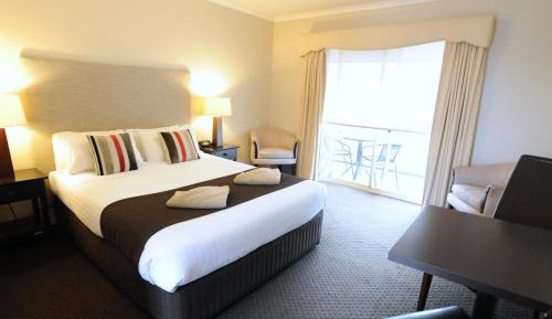 Deluxe Queen Room