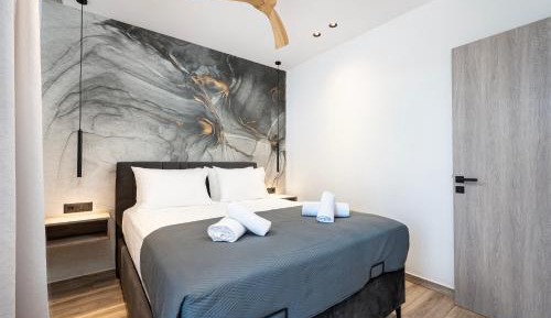 Superior One-Bedroom Apartment with Balcony