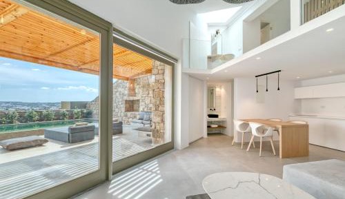 Grand Maisonette with Private Pool