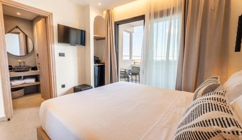 Deluxe Double Room with Balcony