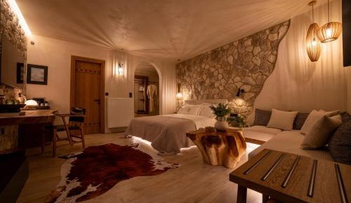 Honeymoon Suite